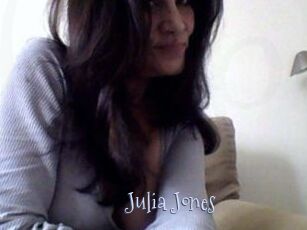 Julia_Jones