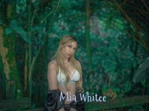 Mia_Whitee