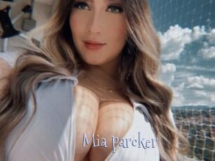 Mia_parcker